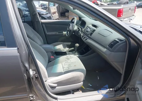 2004 Toyota Camry Le from USA, damaged, VIN 4T1BE32K44U934232